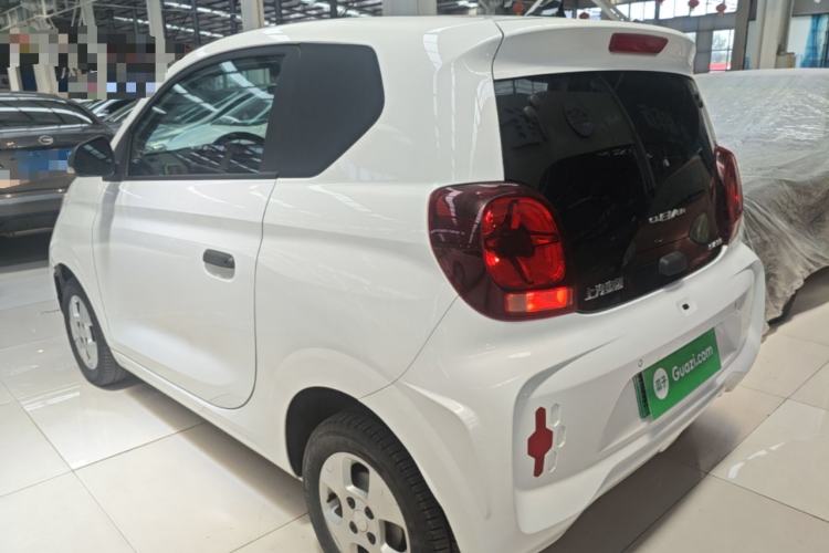 Used Roewe Clever 2021 302km All-Round Version Rear Left 45 Deg