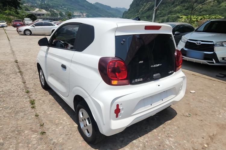 Used Roewe Clever 2021 302km All-Round Version Rear Left 45 Deg