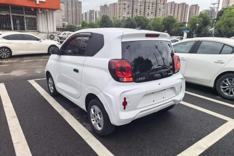 Used Roewe Clever 2021 302km All-Round Version Rear Left 45 Deg