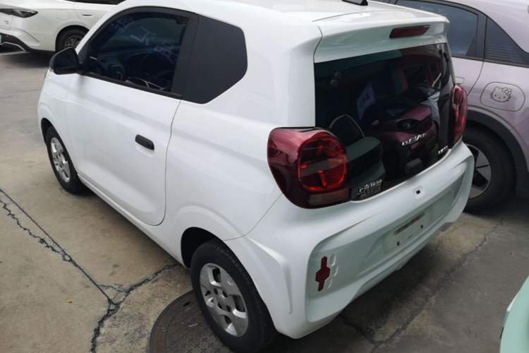 Used Roewe Clever 2021 302 km New Four-Seater Super-Efficient Version Rear Left 45 Deg