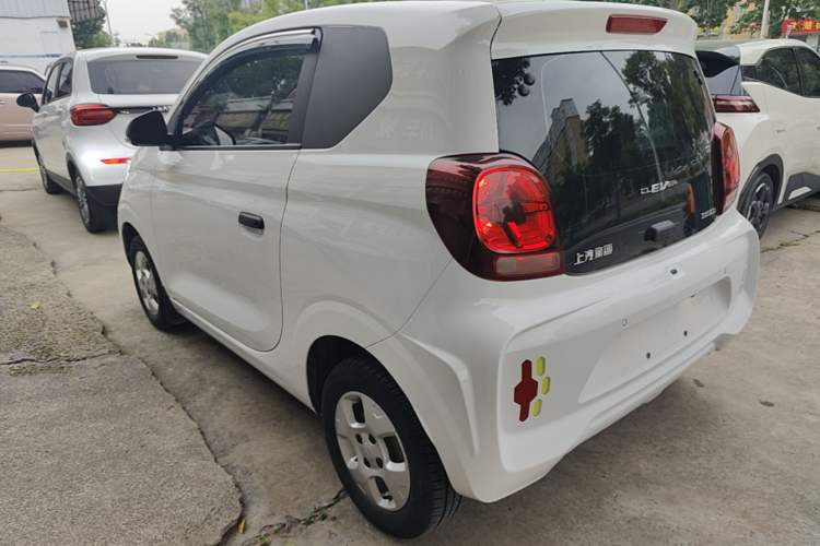 Used Roewe Clever 2021 302 km New Four-Seater Super-Efficient Version Rear Left 45 Deg