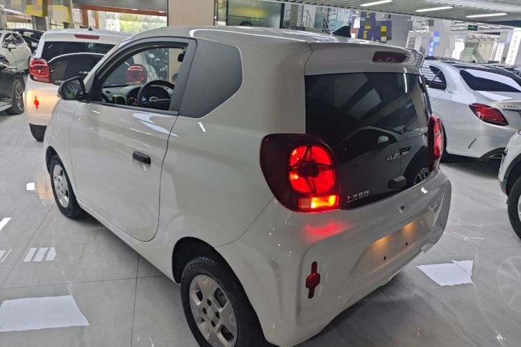 Used Roewe Clever 2021 302 km New Four-Seater Super-Efficient Version Rear Left 45 Deg