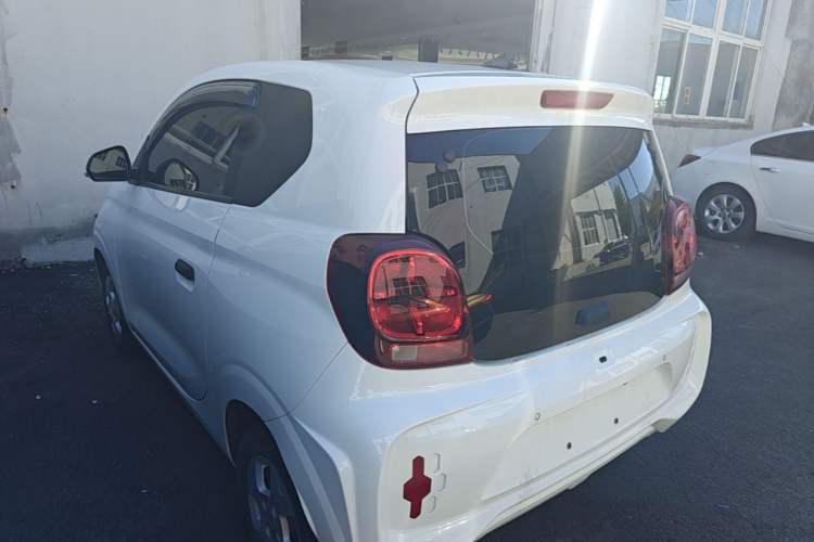 Used Roewe Clever 2021 302km All-Round Version Rear Left 45 Deg