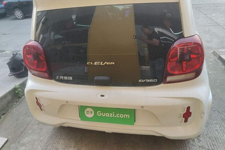 Used Roewe Clever 2021 302 km New Four-Seater Super-Efficient Version Rear