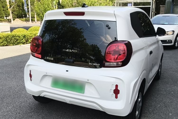 Used Roewe Clever 2021 302km All-Round Version Rear Right 45 Deg