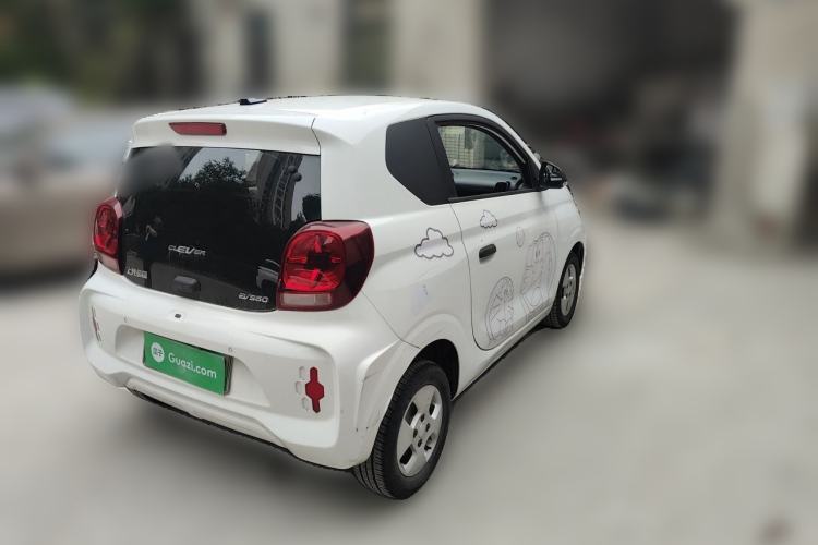 Used Roewe Clever 2021 302 km New Four-Seater Super-Efficient Version Rear Right 45 Deg