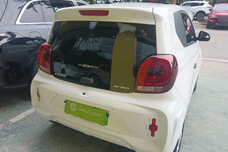 Used Roewe Clever 2021 302 km New Four-Seater Super-Efficient Version Rear Right 45 Deg