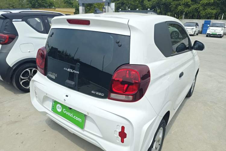 Used Roewe Clever 2021 302 km New Four-Seater Super-Efficient Version Rear Right 45 Deg