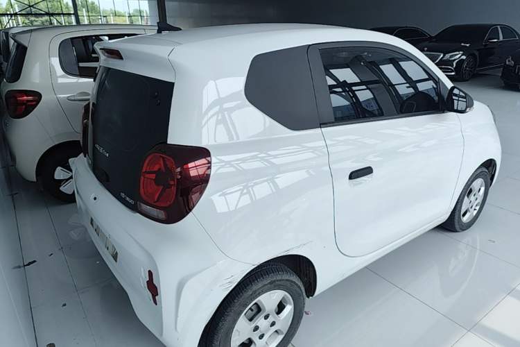 Used Roewe Clever 2021 302 km New Four-Seater Super-Efficient Version Rear Right 45 Deg