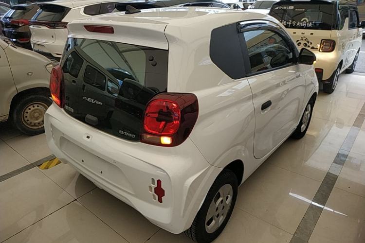 Used Roewe Clever 2021 302 km New Four-Seater Super-Efficient Version Rear Right 45 Deg