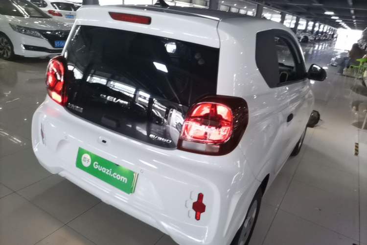 Used Roewe Clever 2021 302 km New Four-Seater Super-Efficient Version Rear Right 45 Deg