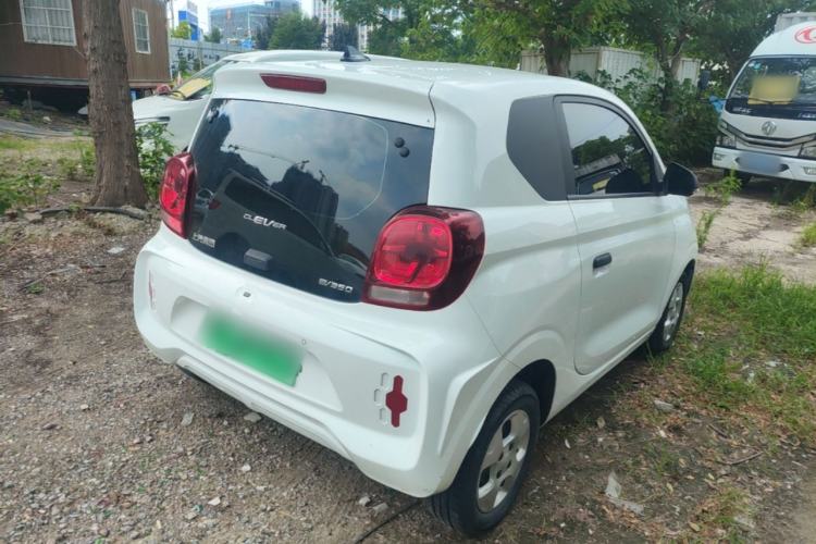 Used Roewe Clever 2021 302km All-Round Version Rear Right 45 Deg