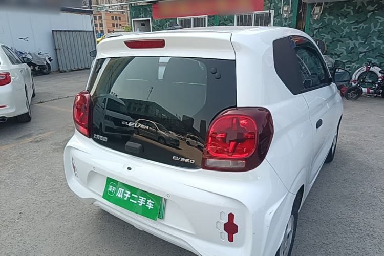 Used Roewe Clever 2021 302 km New Four-Seater Super-Efficient Version Rear Right 45 Deg