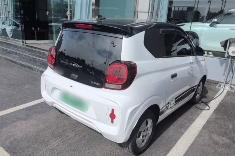 Used Roewe Clever 2021 302km All-Round Version Rear Right 45 Deg