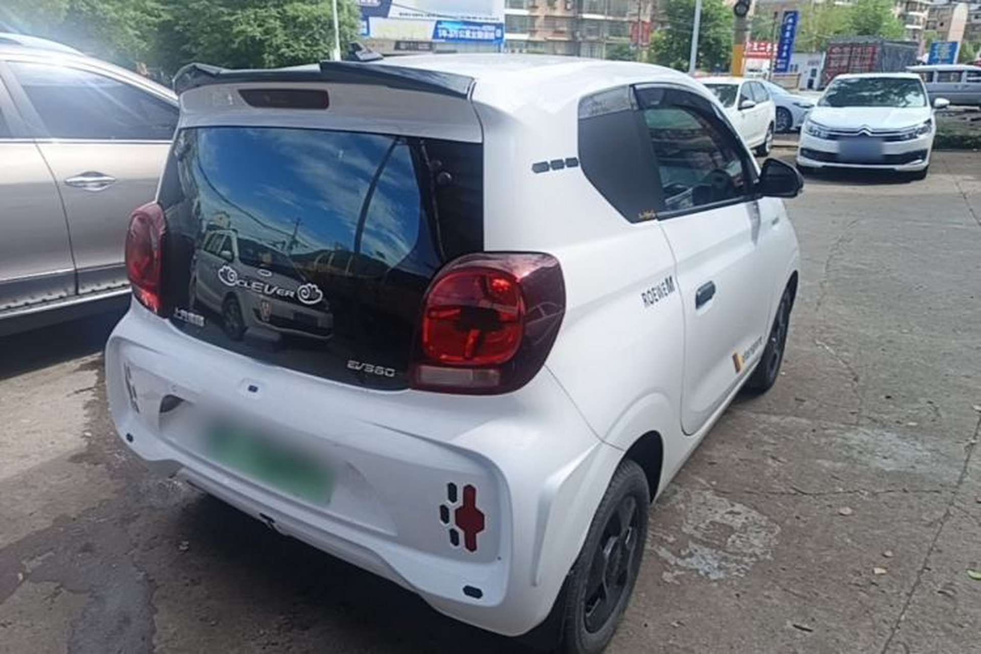 Used Roewe Clever 2021 302 km New Four-Seater Super-Efficient Version Rear Right 45 Deg