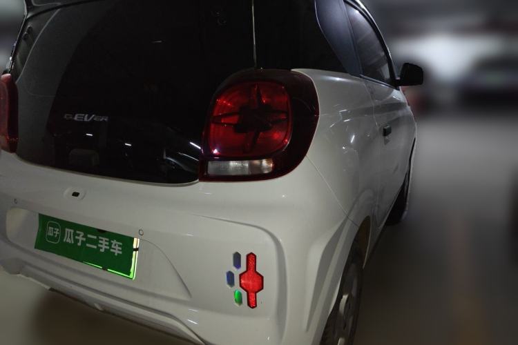 Used Roewe Clever 2021 302 km New Four-Seater Super-Efficient Version Rear Right 45 Deg