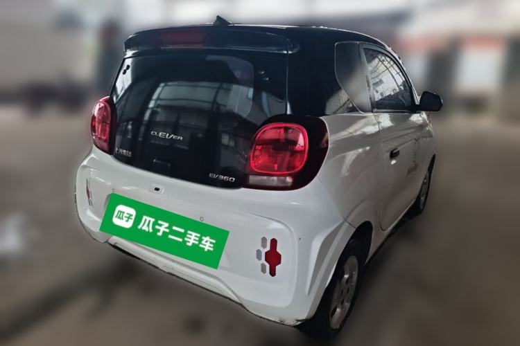 Used Roewe Clever 2021 302km All-Round Version Rear Right 45 Deg