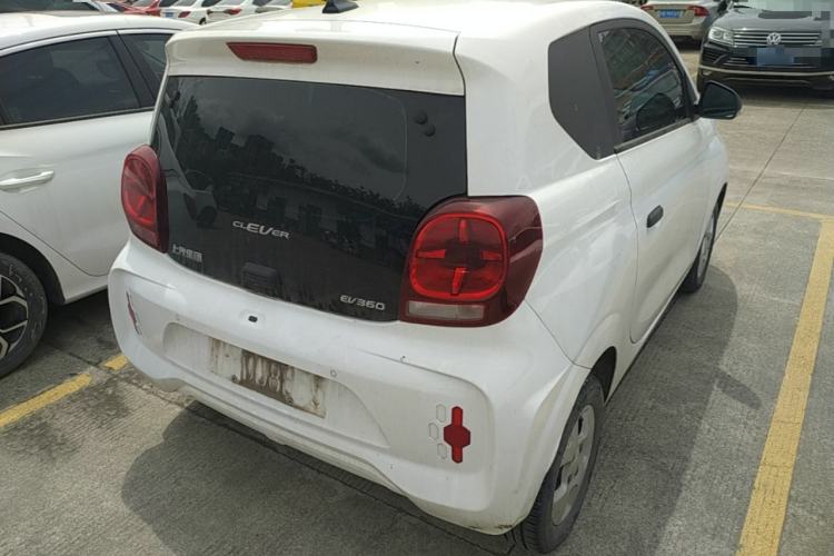 Used Roewe Clever 2021 302km All-Round Version Rear Right 45 Deg