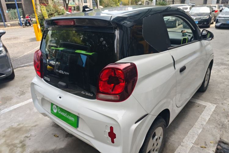 Used Roewe Clever 2021 302 km New Four-Seater Super-Efficient Version Rear Right 45 Deg