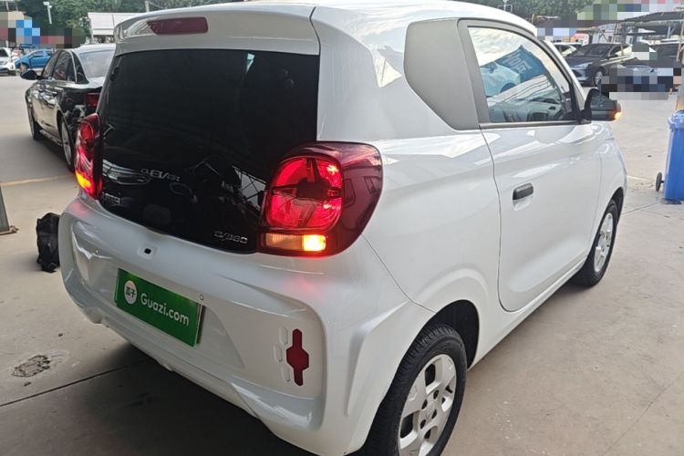 Used Roewe Clever 2021 302km All-Round Version Rear Right 45 Deg
