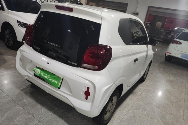 Used Roewe Clever 2021 302km All-Round Version Rear Right 45 Deg