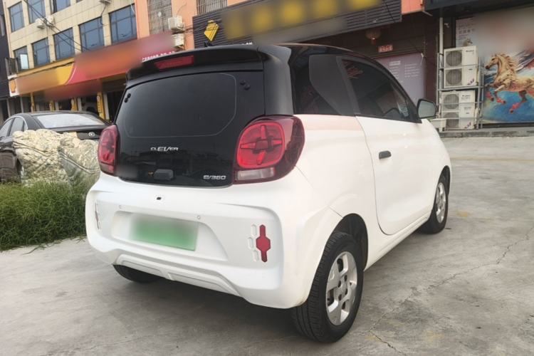 Used Roewe Clever 2021 302km All-Round Version Rear Right 45 Deg