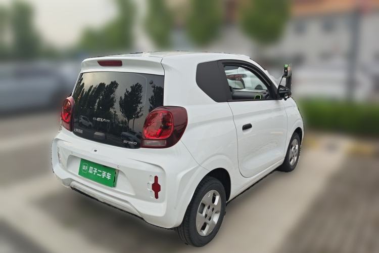 Used Roewe Clever 2021 302km All-Round Version Rear Right 45 Deg