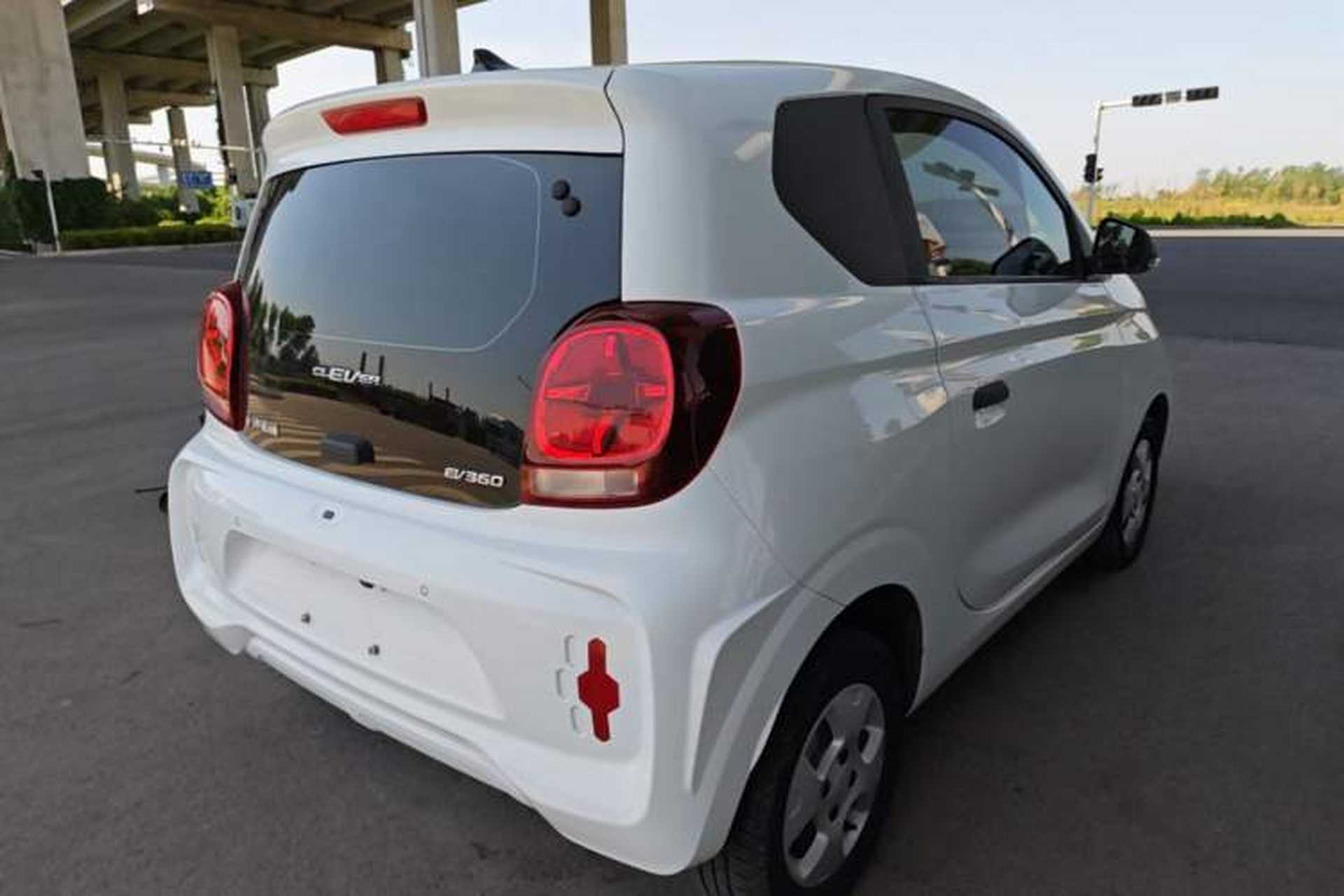 Used Roewe Clever 2021 302 km New Four-Seater Super-Efficient Version Rear Right 45 Deg