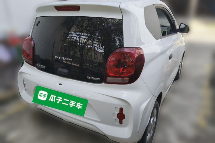 Used Roewe Clever 2021 302 km New Four-Seater Super-Efficient Version Rear Right 45 Deg