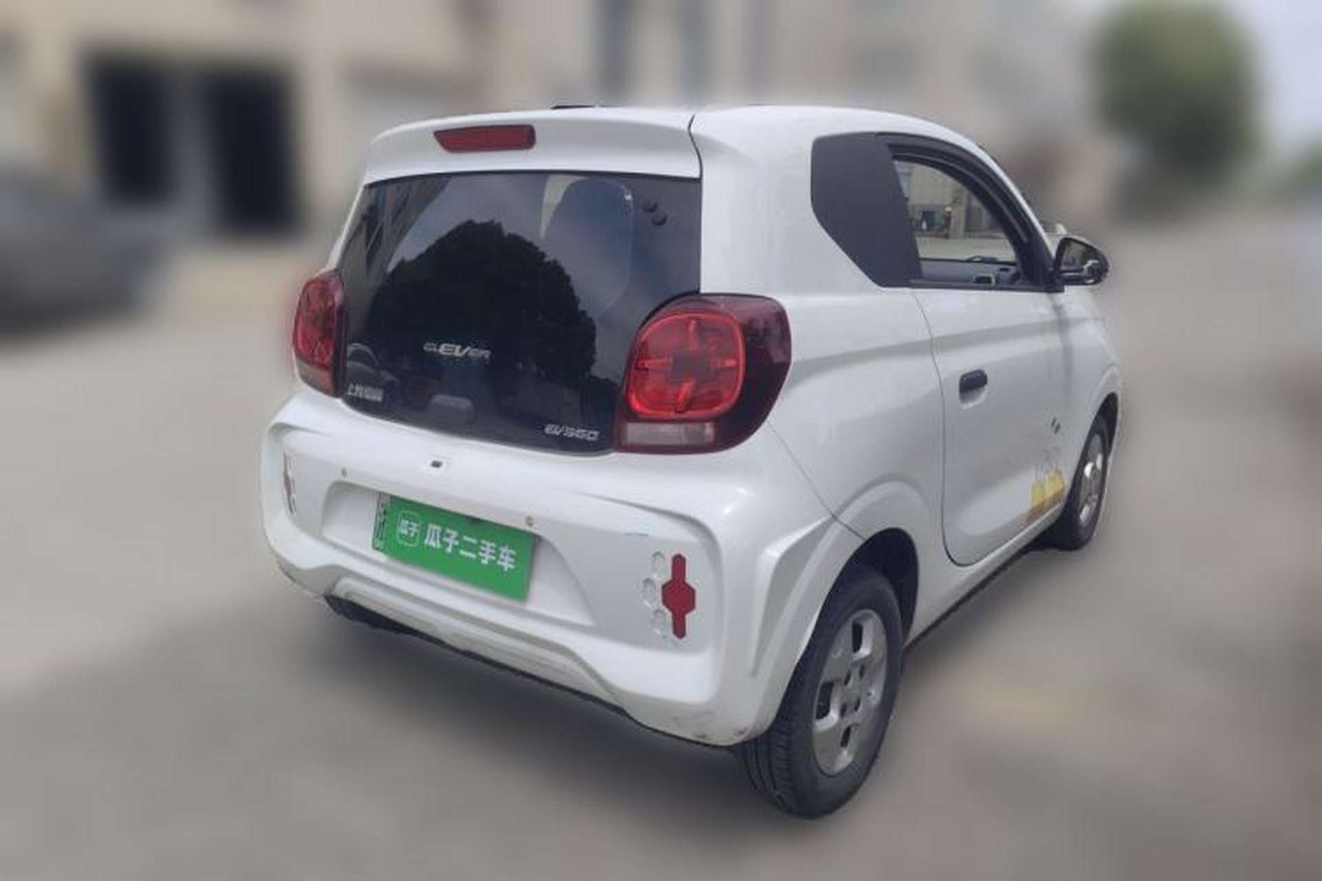 Used Roewe Clever 2021 302 km New Four-Seater Super-Efficient Version Rear Right 45 Deg