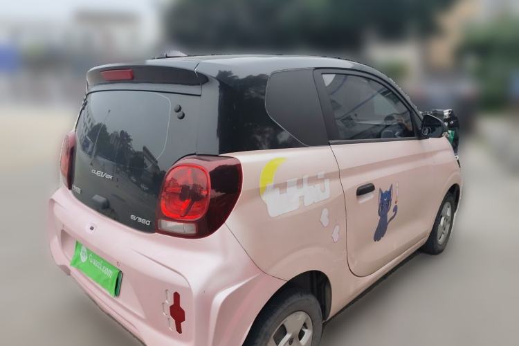 Used Roewe Clever 2021 302km All-Round Version Rear Right 45 Deg
