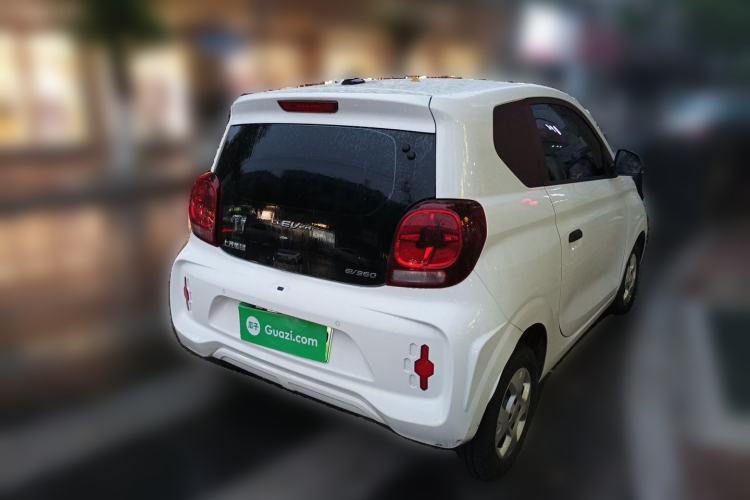 Used Roewe Clever 2021 302 km New Four-Seater Super-Efficient Version Rear Right 45 Deg