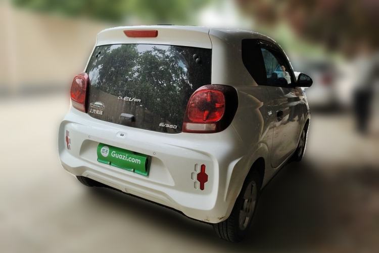 Used Roewe Clever 2021 302km All-Round Version Rear Right 45 Deg