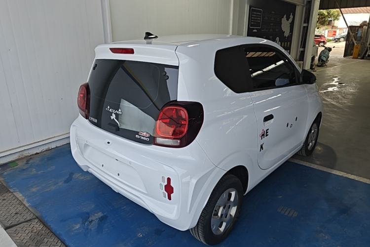 Used Roewe Clever 2021 302 km New Four-Seater Super-Efficient Version Rear Right 45 Deg