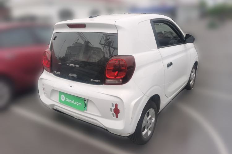 Used Roewe Clever 2021 302 km New Four-Seater Super-Efficient Version Rear Right 45 Deg