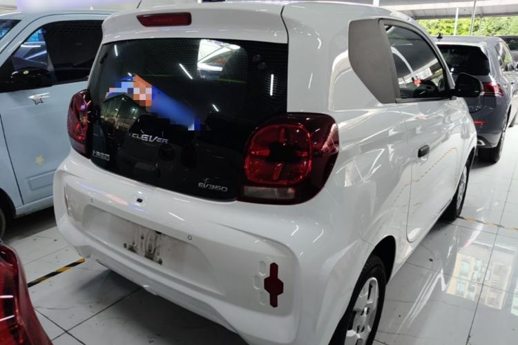 Used Roewe Clever 2021 302 km New Four-Seater Super-Efficient Version Rear Right 45 Deg