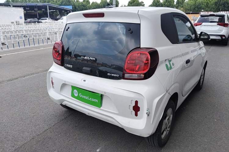 Used Roewe Clever 2021 302 km New Four-Seater Super-Efficient Version Rear Right 45 Deg