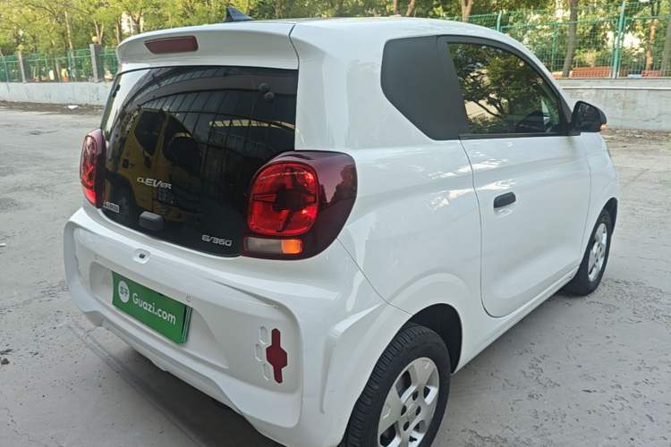 Used Roewe Clever 2021 302km All-Round Version Rear Right 45 Deg