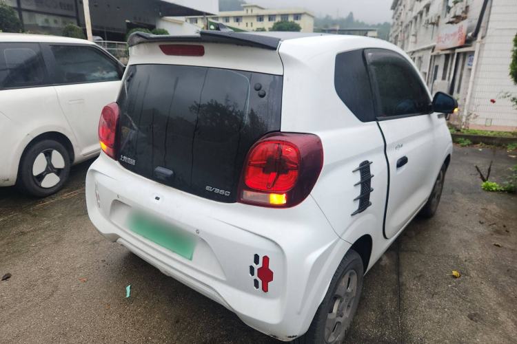 Used Roewe Clever 2021 302km All-Round Version Rear Right 45 Deg