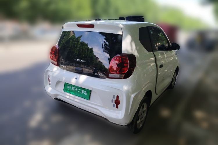 Used Roewe Clever 2021 302km All-Round Version Rear Right 45 Deg