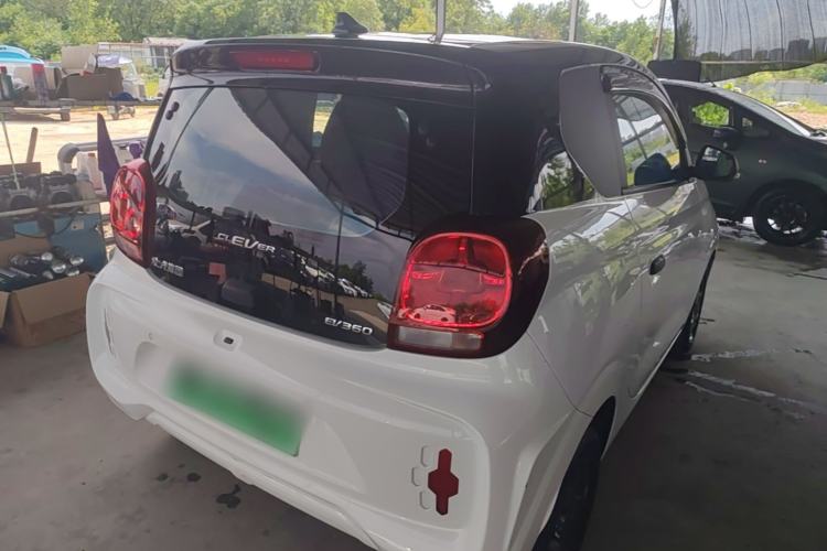 Used Roewe Clever 2021 302 km New Four-Seater Super-Efficient Version Rear Right 45 Deg