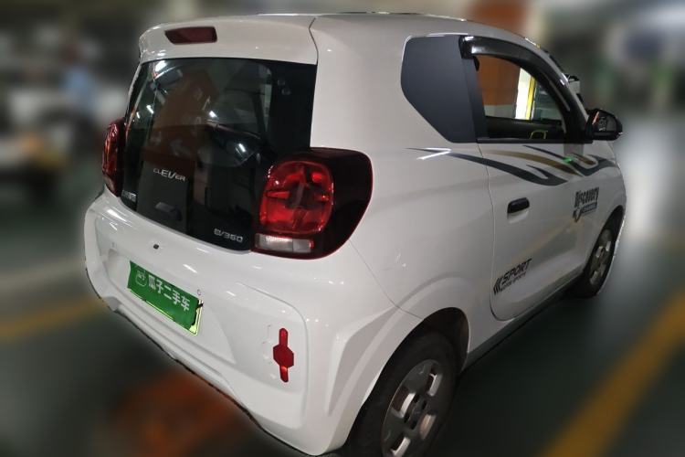 Used Roewe Clever 2021 302km All-Round Version Rear Right 45 Deg