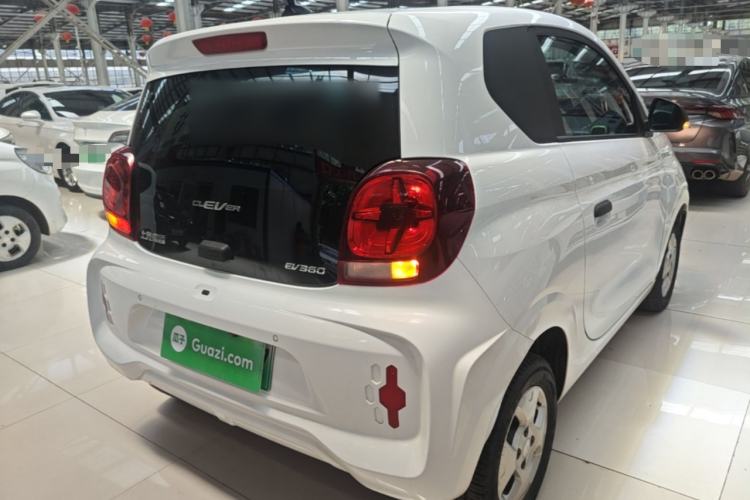 Used Roewe Clever 2021 302km All-Round Version Rear Right 45 Deg