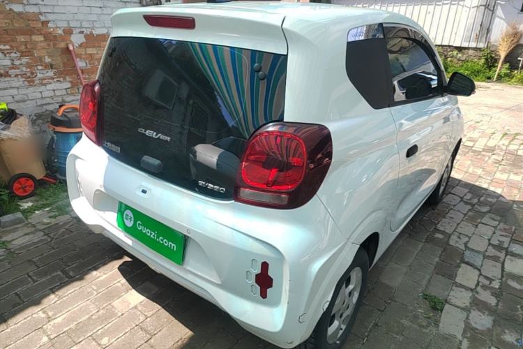 Used Roewe Clever 2021 302 km New Four-Seater Super-Efficient Version Rear Right 45 Deg