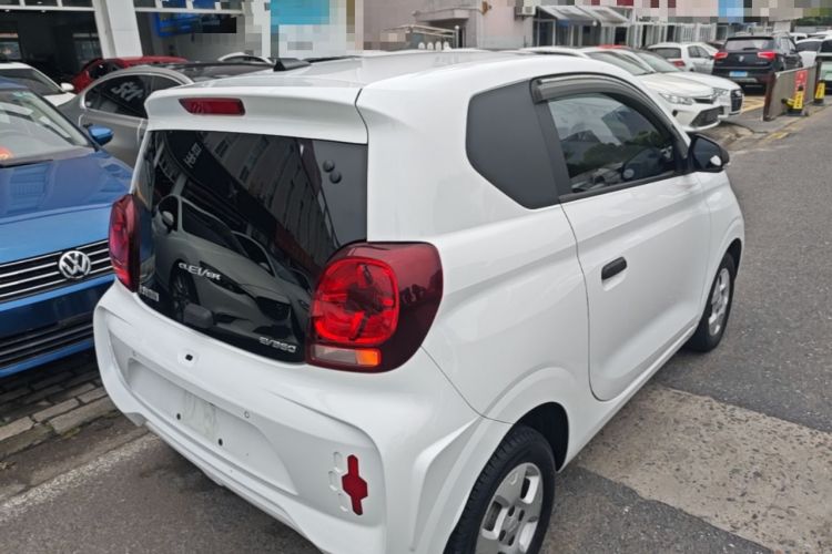 Used Roewe Clever 2021 302km All-Round Version Rear Right 45 Deg