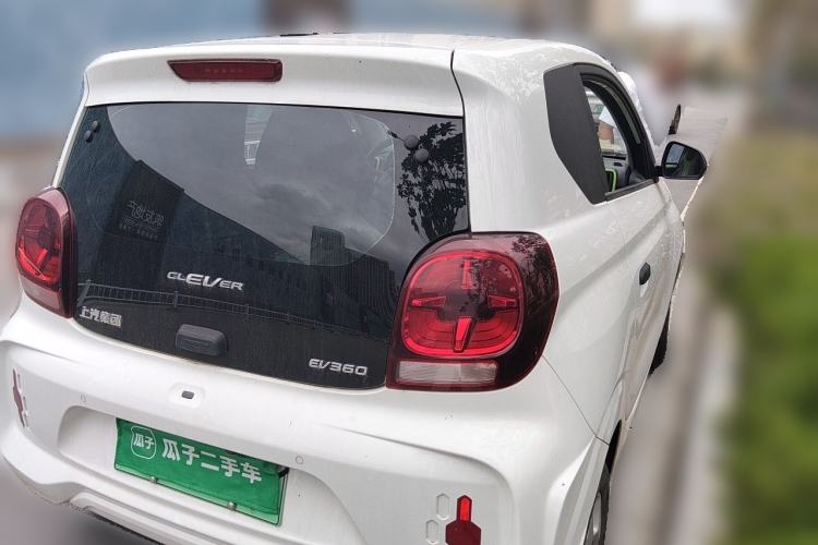 Used Roewe Clever 2021 302 km New Four-Seater Super-Efficient Version Rear Right 45 Deg