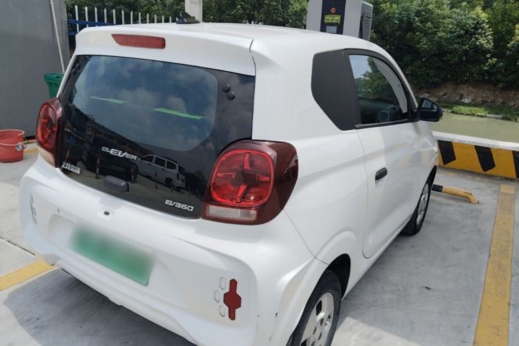 Used Roewe Clever 2021 302 km New Four-Seater Super-Efficient Version Rear Right 45 Deg