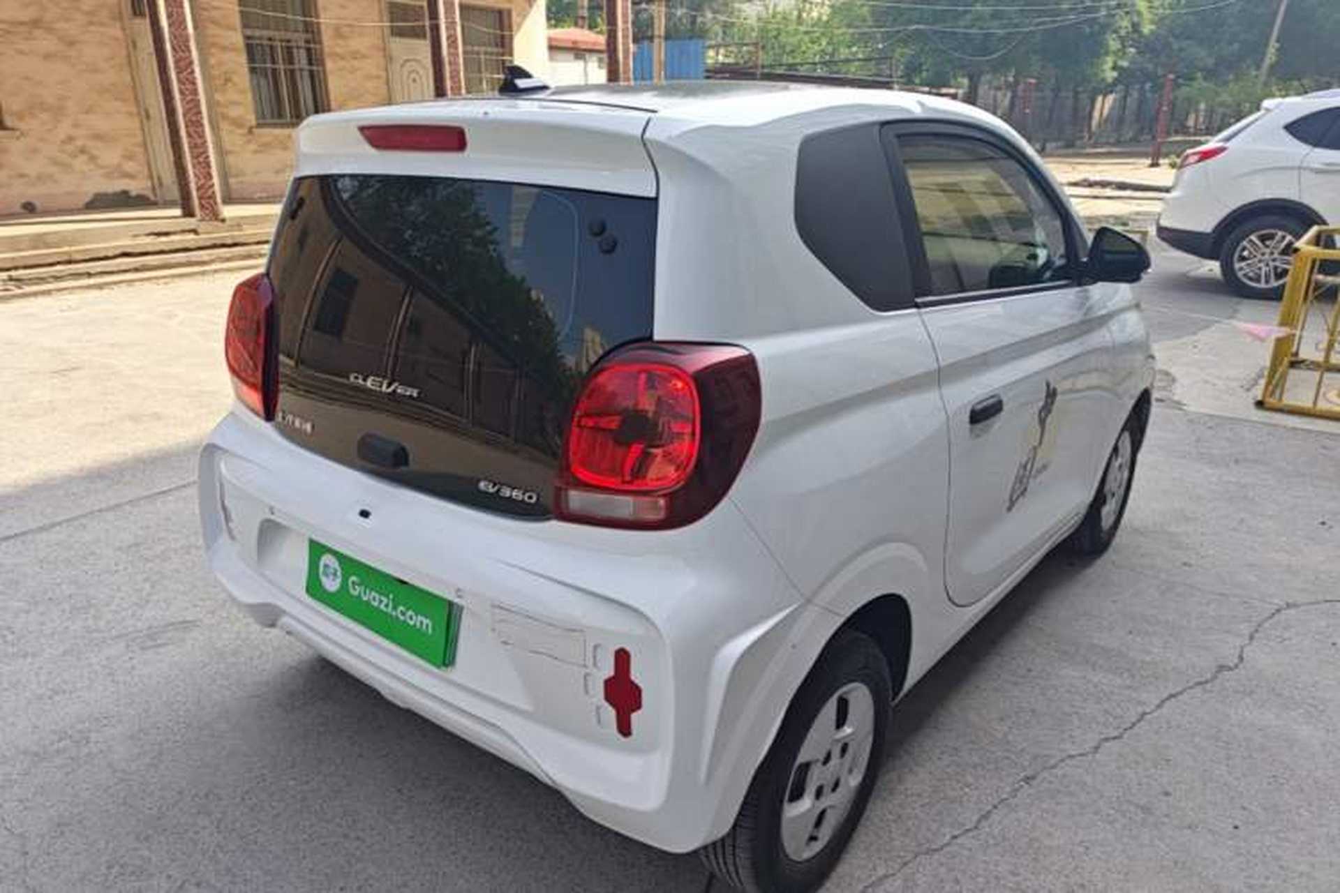 Used Roewe Clever 2021 302km All-Round Version Rear Right 45 Deg