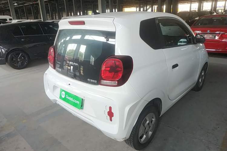 Used Roewe Clever 2021 302 km New Four-Seater Super-Efficient Version Rear Right 45 Deg