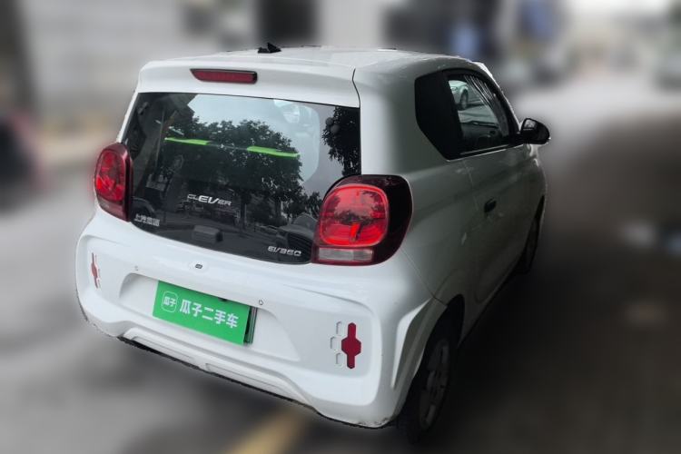Used Roewe Clever 2021 302km All-Round Version Rear Right 45 Deg